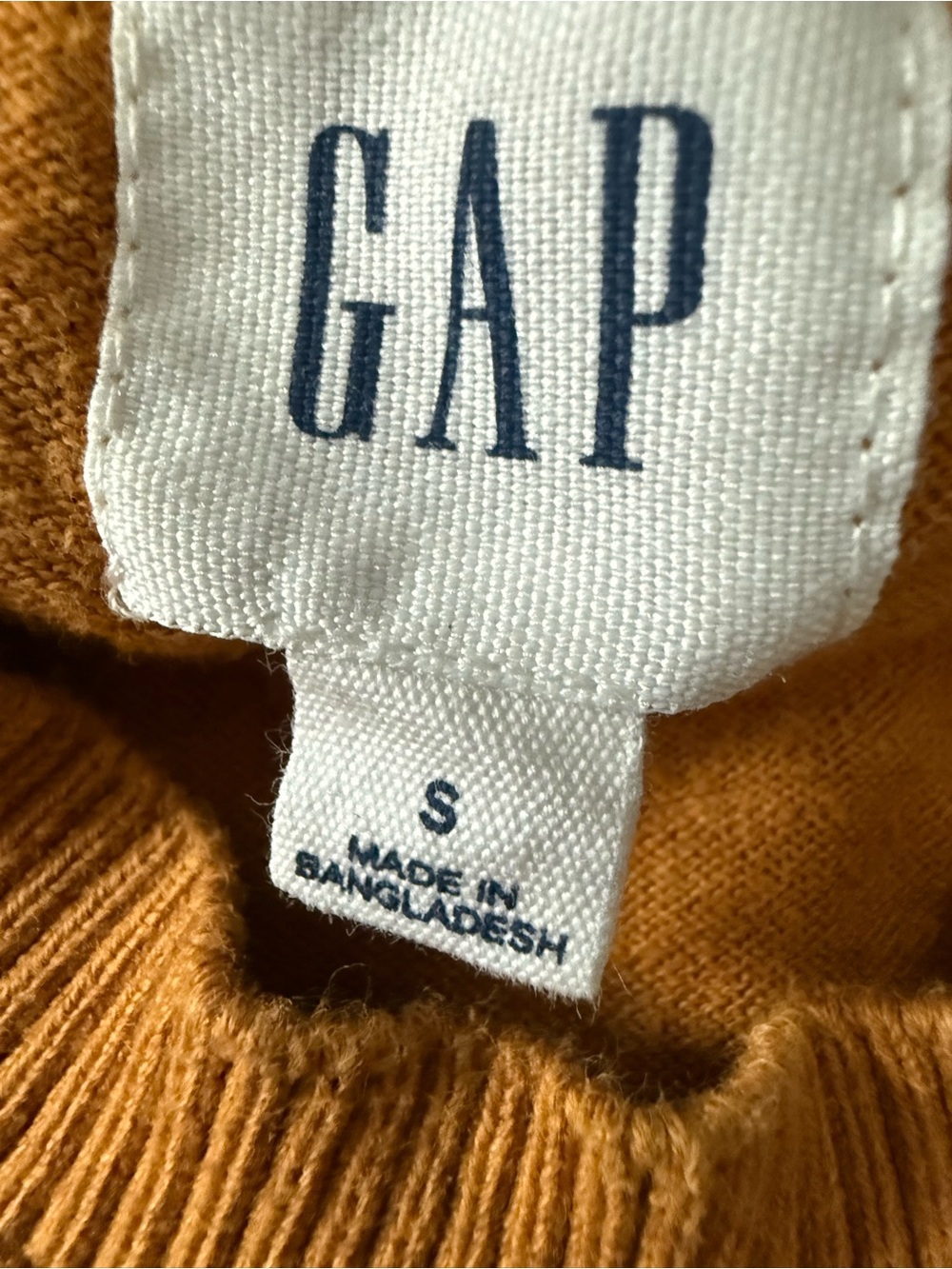 GAP Men's Small Crewneck Sweater in Mustard Yellow - Classic Lightweight Knit - Picture 3 of 4